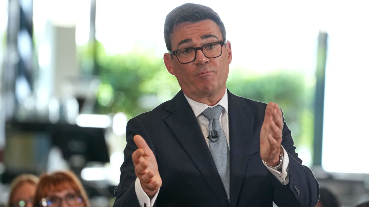 英国首相伯恩汉姆要求因凡蒂诺辞职,反对出售世界杯股份